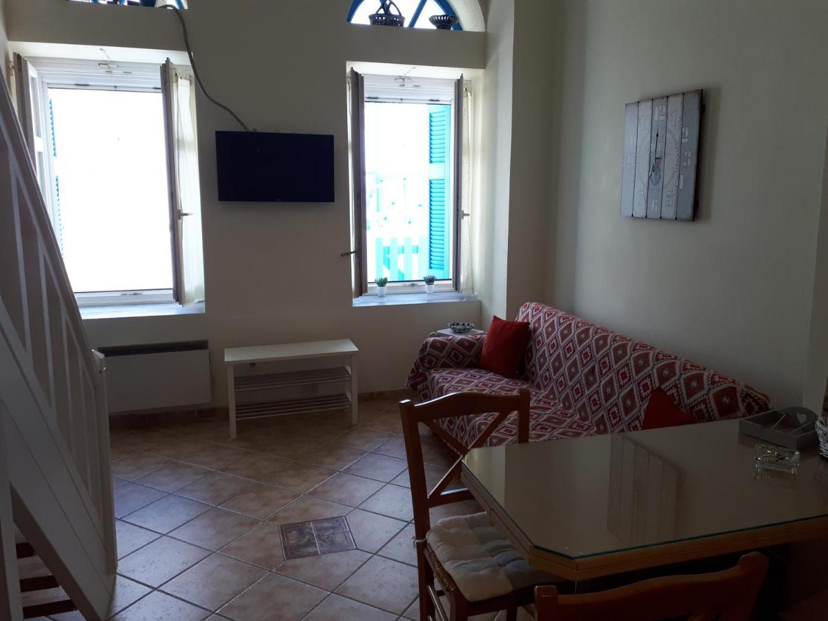 Roula'S Suites Ándros Dış mekan fotoğraf